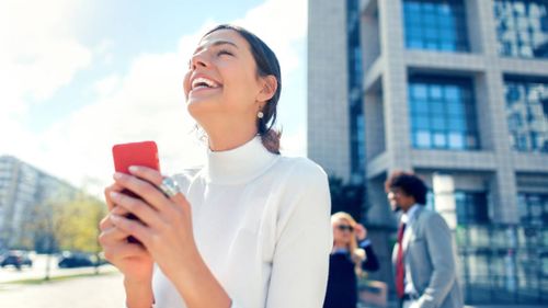 TOP10 legkeresettebb szakma – pályakezdő fizetések 2025